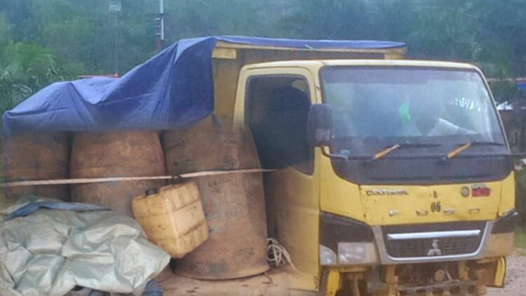 Ribuan Liter BBM Solar Tanpa Dokumen di Tahan di Pos Satpam PT. SHP Serawi