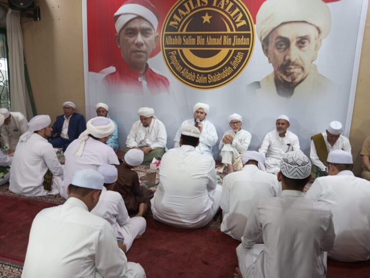Rais Laskar Suku Betawi hadir dalam acara Maulid Nabi Muhammad SAW Dan HAUL 56 Alhabib Salim bin Ahmad bin Jindan