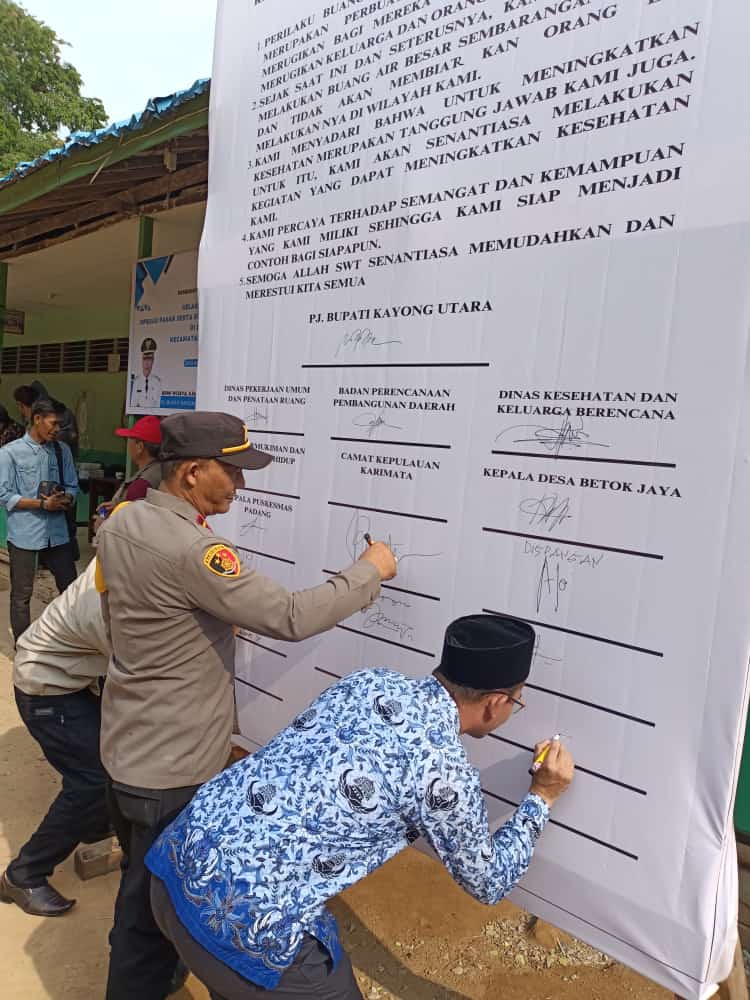 PEJABAT BUPATI KAYONG UTARA BERSAMA KAPOLSEK PULAU MAYA KARIMATA MELAKSANAKAN KEGIATAN KUNJUNGAN KERJA PJ BUPATI KAYONG UTARA