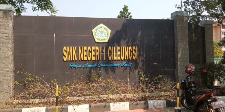 Usai Viral Dan Ditolak Wali Murid Pungutan Di SMK Negeri 1 Cileungsi Dikembalikan