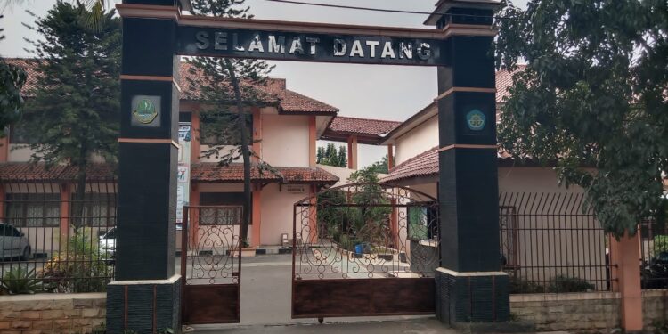 Aktivis Kecam Pungutan Di SMKN 1 Gunung Putri, Sekolah Dilarang Pungutan Biaya