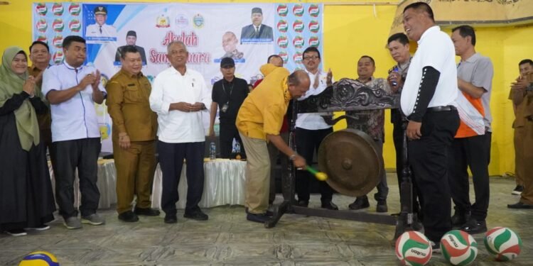 Syah Afandin Buka Turnamen Volly Antar Pelajar SMA/SMK Negeri dan Swasta