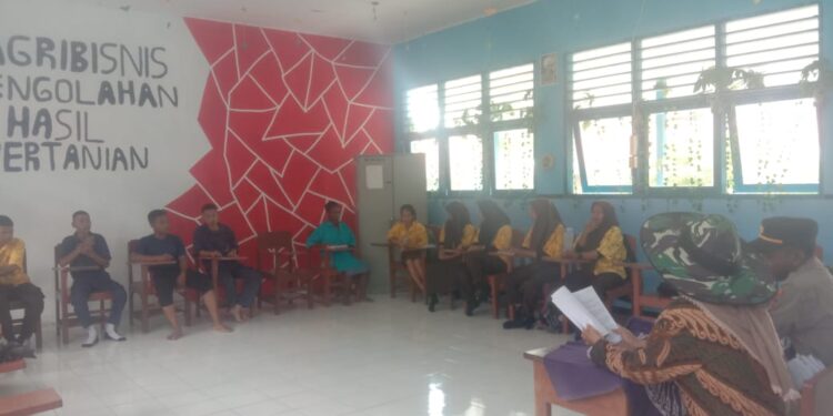 Polsek Muara Tami Gelar Binluh di Sekolah Melalui Program Para-Para Numbay