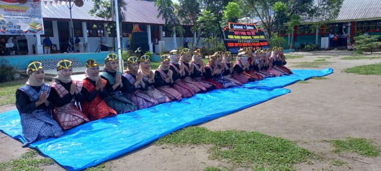 Semangat Meriah Peringatan HUT PGRI Dan HGN Di UPTD SMPN 3 Pulau Rakyat