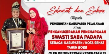 Bupati H.Zukri Terima Penghargaan Swasti Saba Padapa