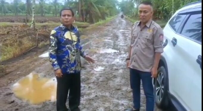 Aktivis Soroti Jalan Rusak Parah Bertahun-tahun di Bandar Sribhawono Lampung Timur Tak Disentuh Pembangunan