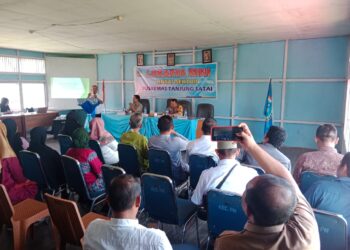 KAPOLSEK PMK HADIRI LOKARYA MINI LINTAS SEKTORAL PUSKESMAS TANJUNG SATAI KEC. PULAU MAYA KAB. KAYONG UTARA
