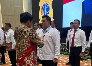 Dirkrimsus Polda Metro Jaya Terima PIN Emas dari Menteri ATR-Panglima TNI