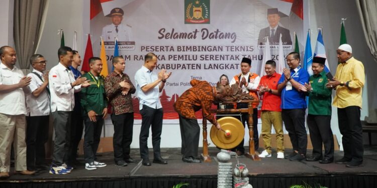 Diikuti 11 Parpol, Syah Afandin Buka Bimtek Pemilu 2024