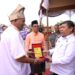 Syah Afandin Serahkan Beasiswa & Letakan Batu Pertama Pembangunan Lapangan Futsal SMAN 1 Hinai