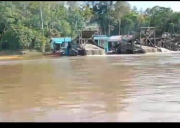 Lapor Pak Kapolri Dan Pak Kapolda KALBAR, PETI di Sungai Kapuas Wilayah Penai, Beran, Salat, Sentabai, Kec. Silat Hilir, Hancurkan Sungai Kapuas