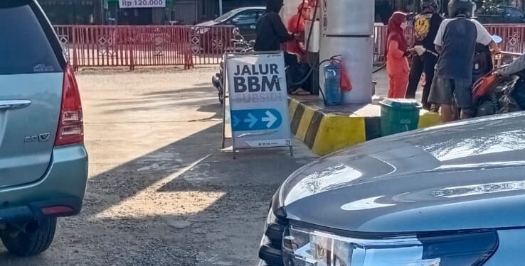 Akibat Utamakan Pengisian Jerigen ,Memicu Keributan Di SPBU 6478502 Bunut Sanggau