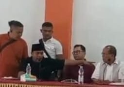 Saat Pimpin Rapat di Kantor Dinkes, Ketua DPRD Tiba-tiba Nyelonong Masuk dan Bentak-bentak Pj Bupati Tapteng