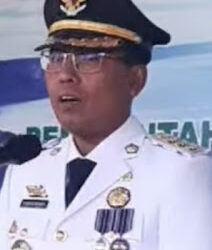 Dua Kelompok Masyarakat Tapteng Gelar Aksi Demo Di Tempat Berbeda