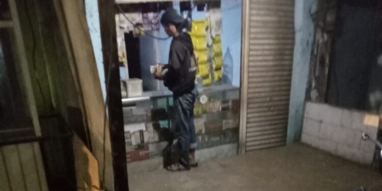 Marak Penjualan Obat Golongan G Di Toko Kosmetik Depan Komplek Dosen IKIP Ke Remaja Dan ABG Memicu Begal Dan Tawuran Di Pondok Gede
