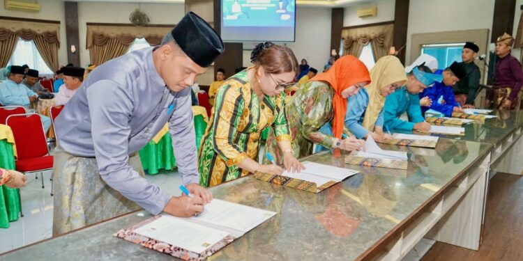 Pemkab Langkat Teken Pakta Integritas, Ini Harapan Syah Afandin