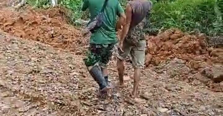 Di duga ada unsur politik salah satu calon dewan menggusur lahan masyarakat tanpa ada nya ganti rugi