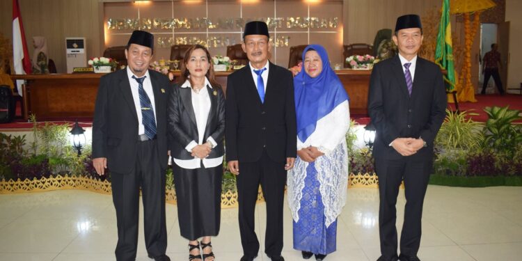 Ketua DPRD Langkat Ambil Sumpah Yezerielly Sebagai Pengganti Antar Waktu