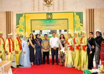 Mewakili Plt Bupati Langkat, Asisten Adm Umum Musti menghadiri Grand Final Putra-Putri Langkat.