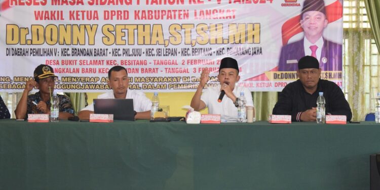 Warga Bukit Selamat Keluhkan Air Bersih dan PKH Pada Saat Reses