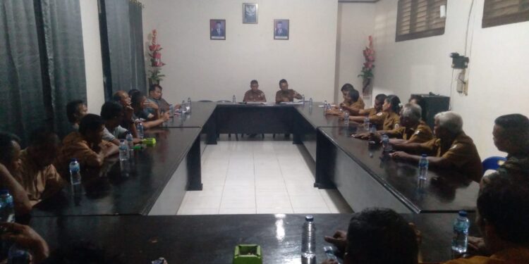 Kadis PMD Tapanuli Tengah Henry H Sitinjak, S.TP Minta Kades Dan Aparat Desa Jangan Anti Kritik.