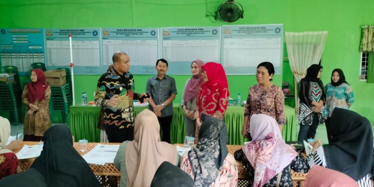 Pj. Bupati Langkat Faisal Hasrimy melakukan Sidak di Kantor Desa Tanjung Jati Kecamatan Binjai