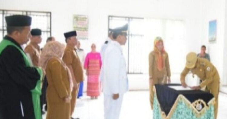 Pj. Bupati Tapteng Lantik Pejabat Administrator dan Pejabat Pengawas di Lingkungan Pemkab Tapteng