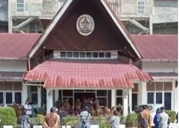 Pj. Bupati Tapanuli Tengah – Sumut Serahkan Bantuan Alsintan Terhadap 7 Kelompok Tani.