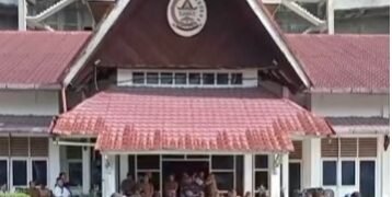Pj. Bupati Tapanuli Tengah – Sumut Serahkan Bantuan Alsintan Terhadap 7 Kelompok Tani.