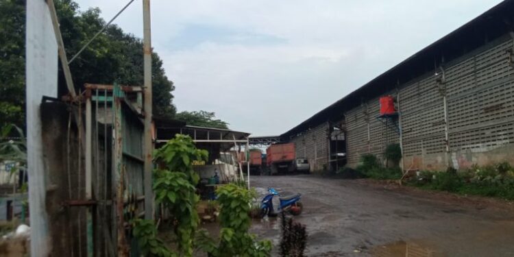 Tempat Penimbunan BBM Bersubsidi di Gudang Cikeas Udik Bantargebang Bekasi, Diduga Oknum Polisi Terlibat