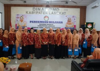 Ny. Uke Retno Faisal Hasrimy hadiri Arisan dan Pertemuan Bulanan DWP Langkat.