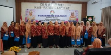 Ny. Uke Retno Faisal Hasrimy hadiri Arisan dan Pertemuan Bulanan DWP Langkat.