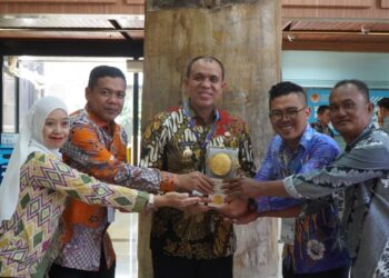 Pj Bupati Langkat Faisal Hasrimy Jemput Piala Adipura tahun 2023 untuk Langkat
