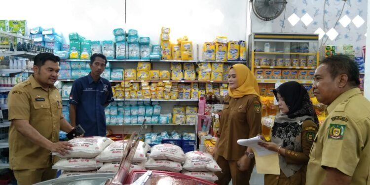 Menjelang Bulan Ramadhan TPID Sidak ke Pasar dan Swalayan