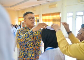 Asisten Adm Umum Musti Wakili Pj Bupati Langkat hadiri Capping Day Mahasiswa Akbid Langkat