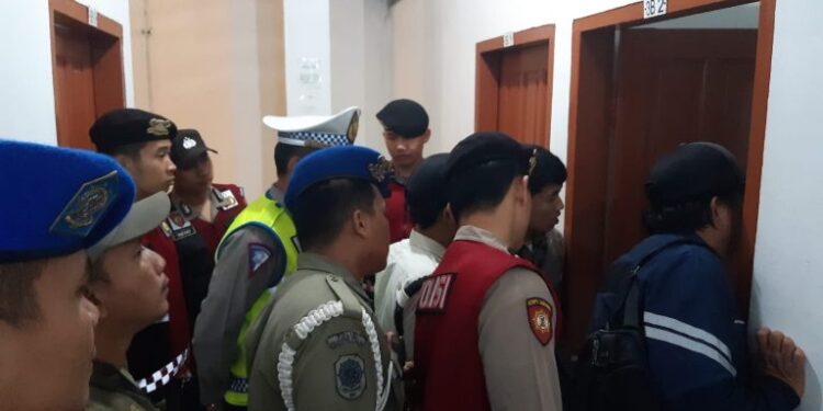 Lagi asyik”, Pasangan Bukan Suami Istri Terjaring Razia di Kamar Hotel di Kota Sibolga – Sumut.