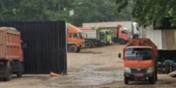 Gudang Parkir Truk DLH Diduga Jadi Tempat Menimbun Solar Subsidi