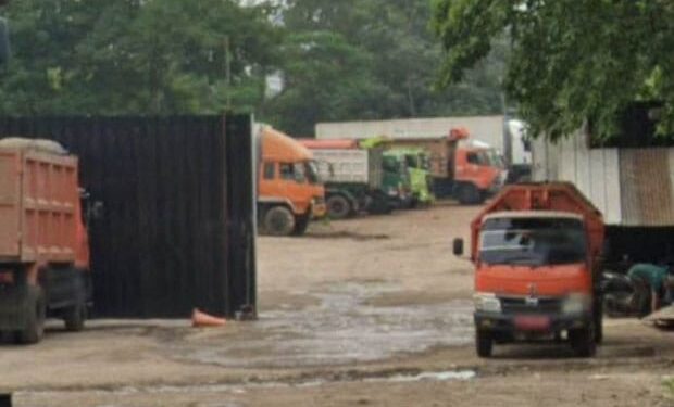 Gudang Parkir Truk DLH Diduga Jadi Tempat Menimbun Solar Subsidi