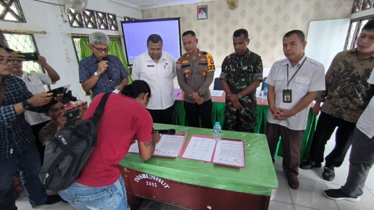 *Kapolsek Ngabang Menghadiri Pembahasan Akhir Naskah Perjanjian Kerjasama PT. Cemaru Lestari dengan Koperasi Produsen Setiganada*