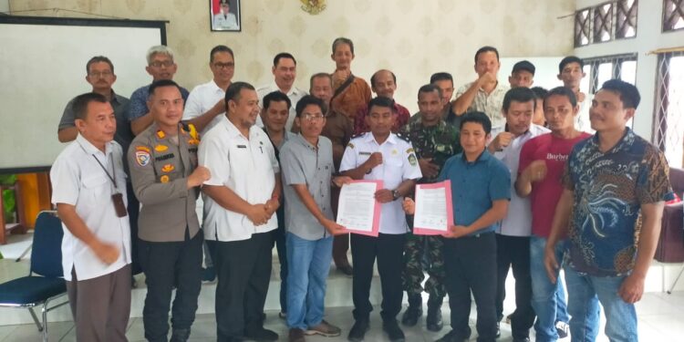*Kapolsek Ngabang Menghadiri Pembahasan Akhir Naskah Perjanjian Kerjasama PT. Cemaru Lestari dengan Koperasi Produsen Setiganada*