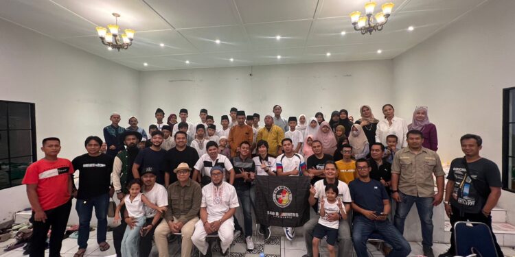 Komunitas Di Bekasi Adakan Buka Bersama, Do’a Bersama Dan Adakan Santunan Anak Yatim