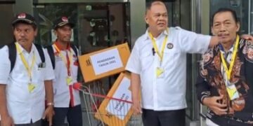 KPK Serahkan Berkas Dokumen Kontrak Pengadaan Barang/ Jasa ke PKN.