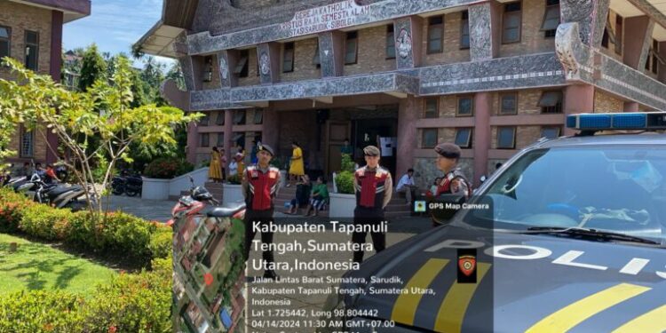 Antisipasi Keamanan, Polres Tapteng Bersinergi Patroli dan Penjagaan Gereja Ibadah Minggu.