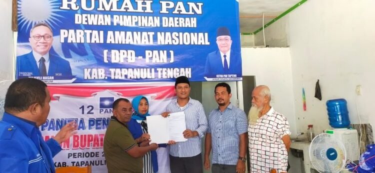 Lodewick Fraus Saren Marpaung Ambil Formulir Pendaftaran Balon Bupati-Wakil Bupati Periode 2024-2029 di Kantor DPD PAN Tapanuli Tengah