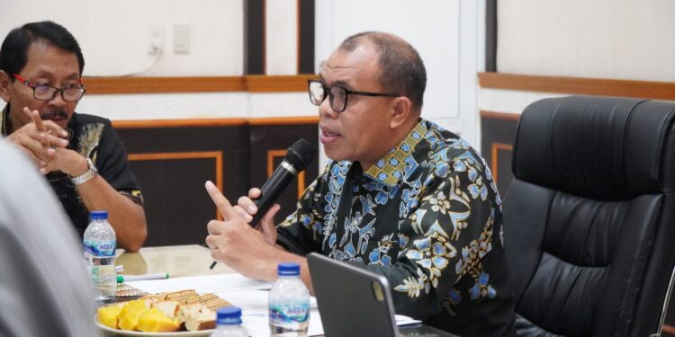 Pj Bupati Langkat Faisal Hasrimy Pimpin Rapat Evaluasi Kinerja Kepala OPD.