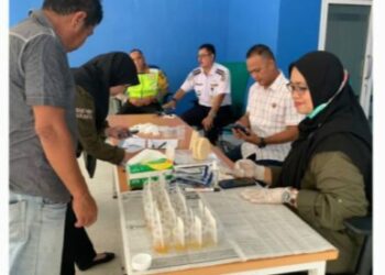 Antisipasi Kecelakaan, Polres Dan Dishub Sibolga Laksanakan Test Urine Bagi Sopir Bus Mudik