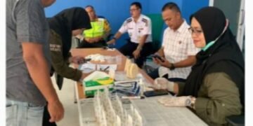 Antisipasi Kecelakaan, Polres Dan Dishub Sibolga Laksanakan Test Urine Bagi Sopir Bus Mudik