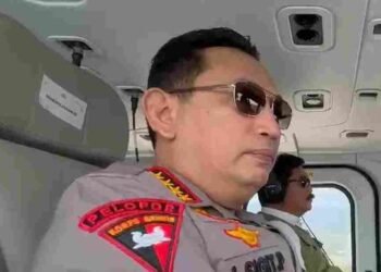 Kapolri Bersama Menko Polhukam Tinjau Kesiapan Arus Mudik di Pelabuhan Merak Gunakan Helikopter