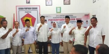 Pasangan Bacalon Bupati – Wakil Bupati Tapanuli Tengah Periode 2024-2029 Sampaikan Visi – Misi di Sekretariat DPC Partai Gerindra.