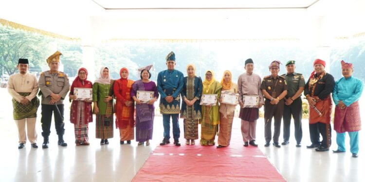 Pimpin Upacara Hardiknas, Pj Bupati Langkat titipkan Pesan Khusus ke Guru se Kabupaten Langkat